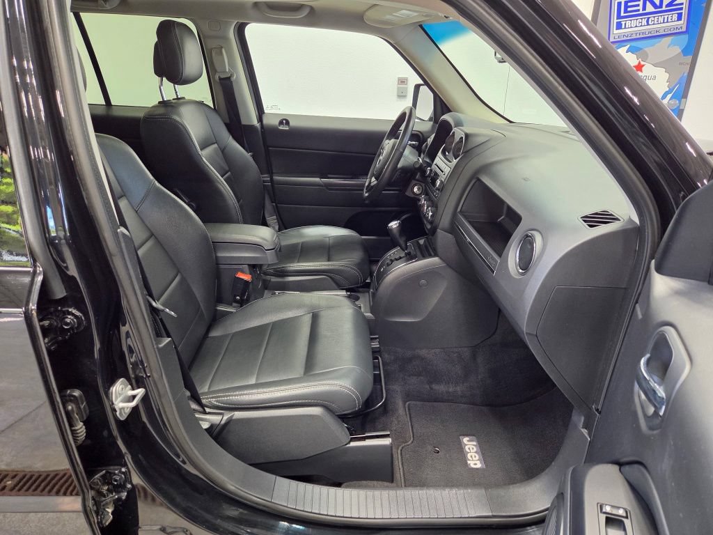 Used 2017 Jeep Patriot High Altitude AWD/4WD image 14