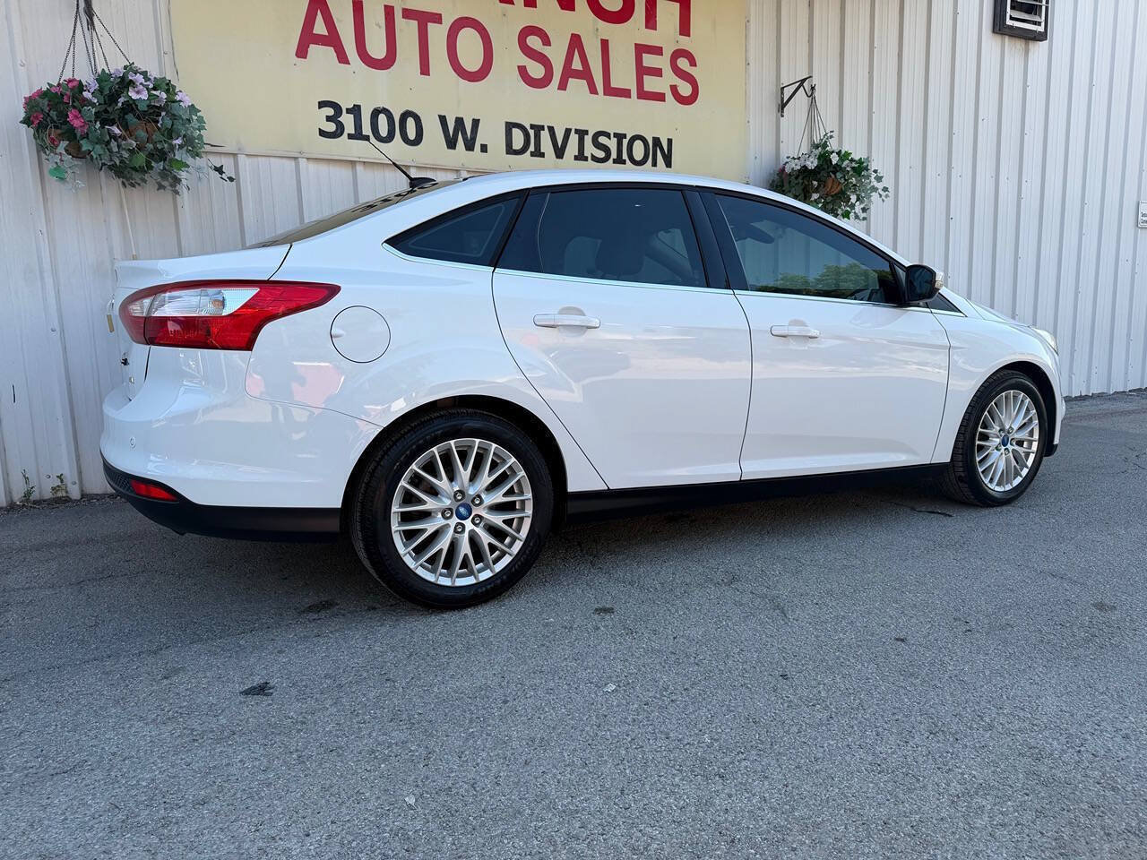 Used 2012 Ford Focus SEL FWD image 3