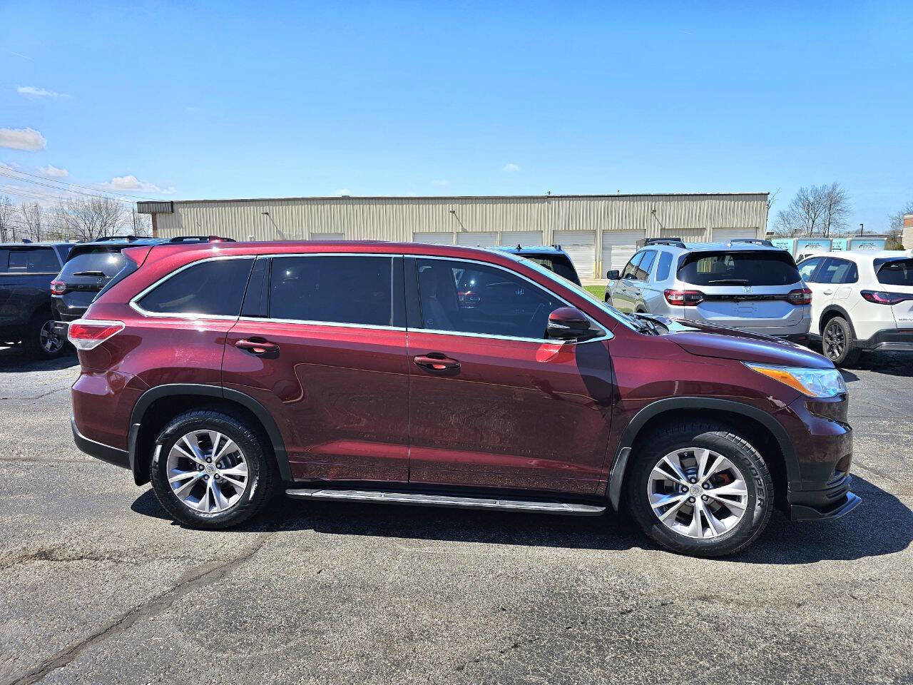 Used 2014 Toyota Highlander Plus FWD image 5