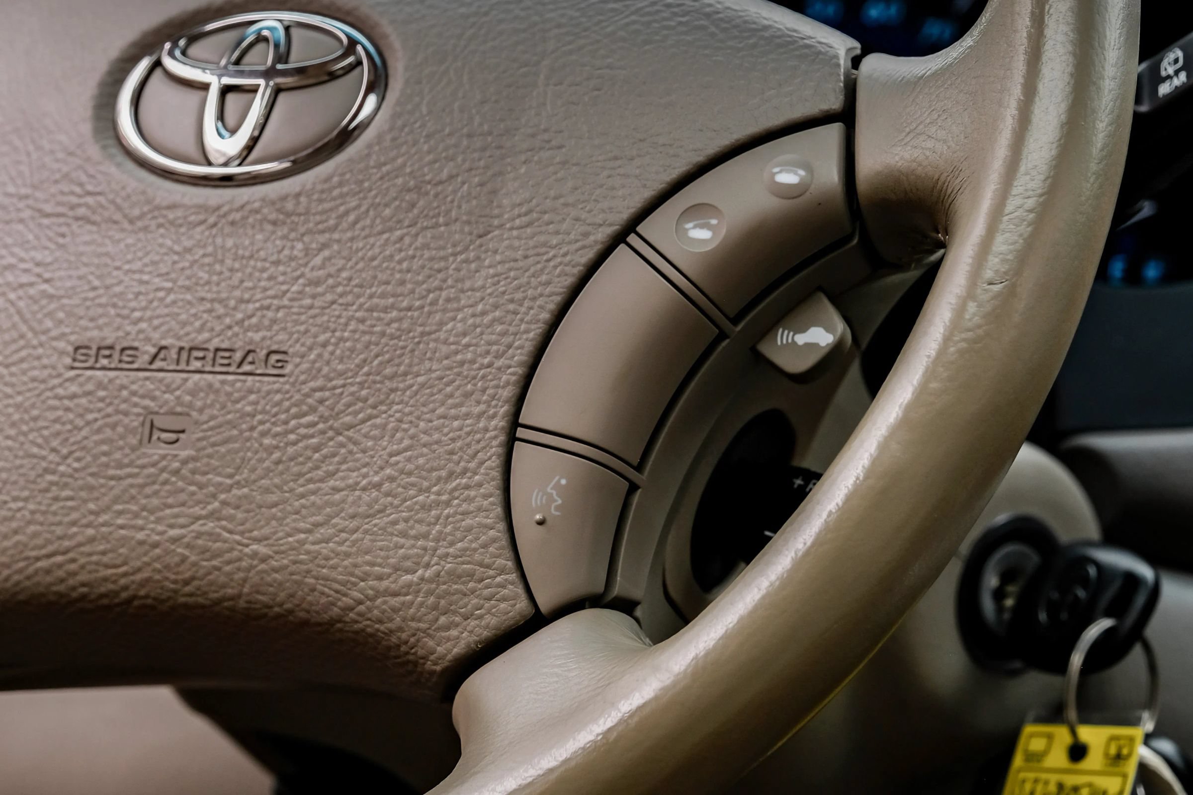 Used 2010 Toyota Sienna XLE Limited FWD image 21