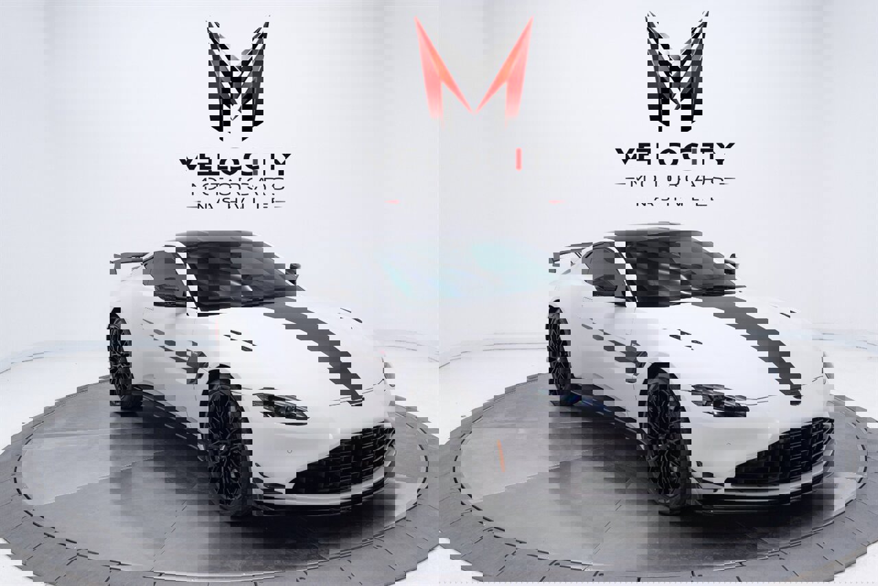 Used 2023 Aston Martin V8 Vantage Coupe image 12