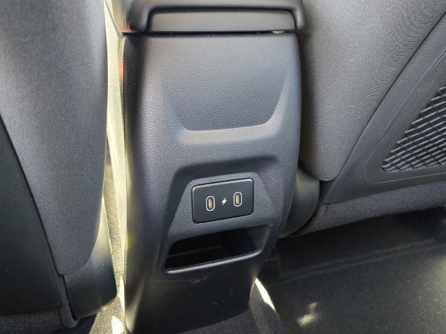 Used 2024 Hyundai Venue SEL FWD image 15
