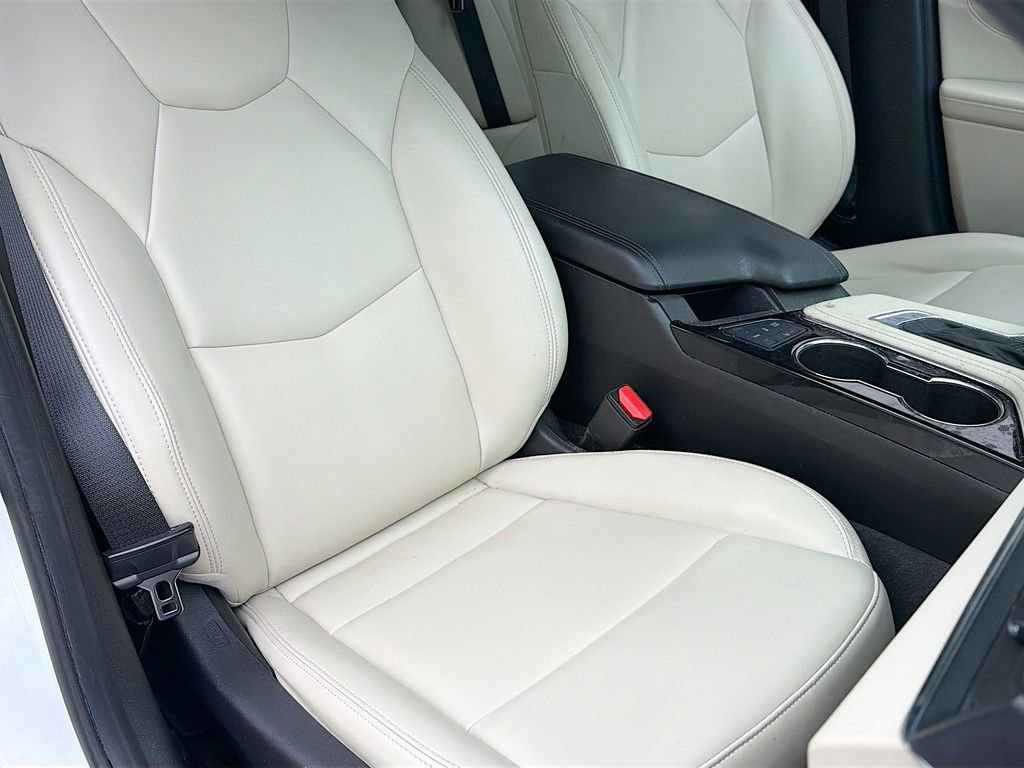 Used 2023 Cadillac CT4 Luxury w/ Sun And Sound Package RWD image 21