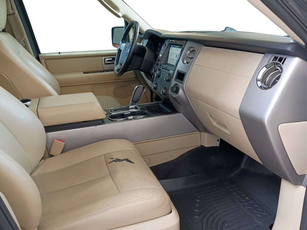 Used 2016 Ford Expedition Limited w/ Equipment Group 301A RWD image 24