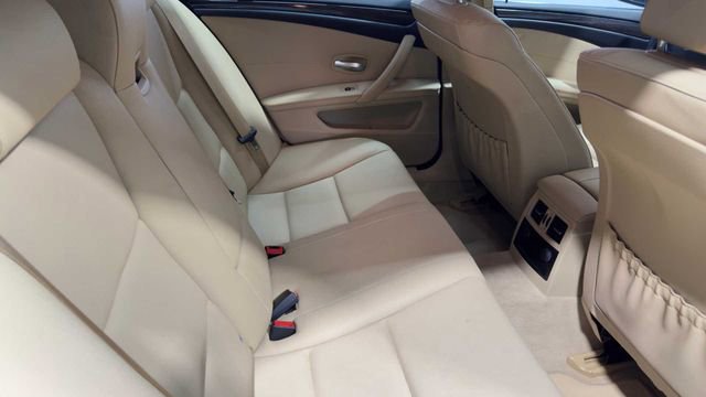 Used 2010 BMW 528i Sedan image 14