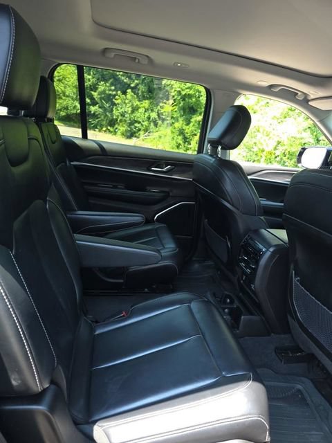 Used 2022 Jeep Grand Cherokee L Limited AWD/4WD image 12