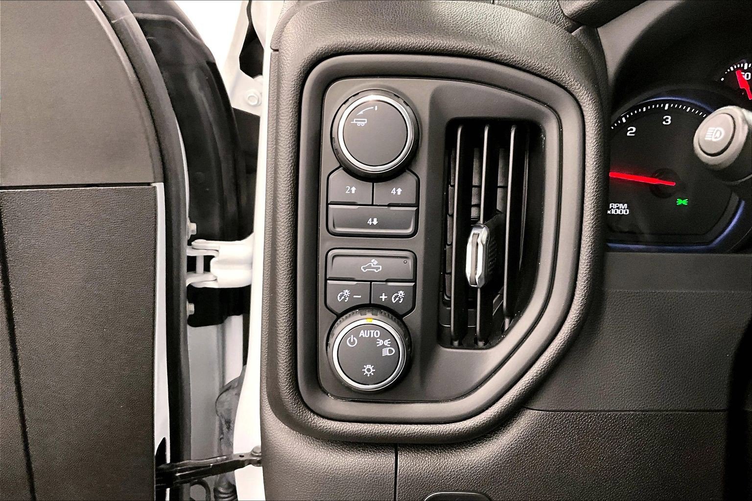 Used 2025 Chevrolet Silverado 3500 W/T AWD/4WD image 32
