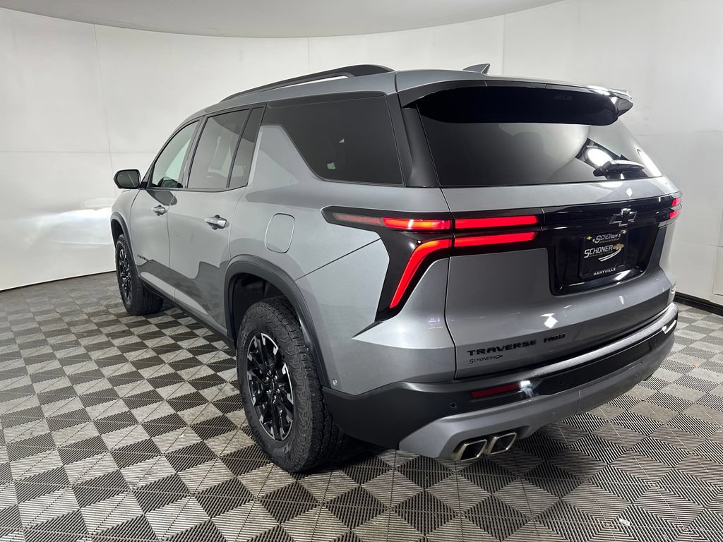 Used 2024 Chevrolet Traverse Z71 w/ Enhanced Driving Package AWD/4WD image 3