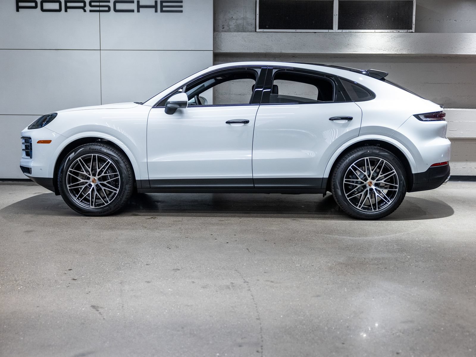 New 2026 Porsche Cayenne Coupe AWD/4WD image 2
