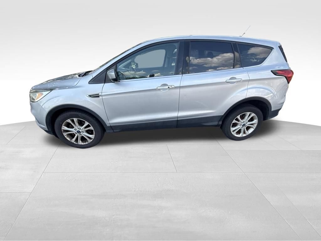 Used 2019 Ford Escape SE FWD image 3