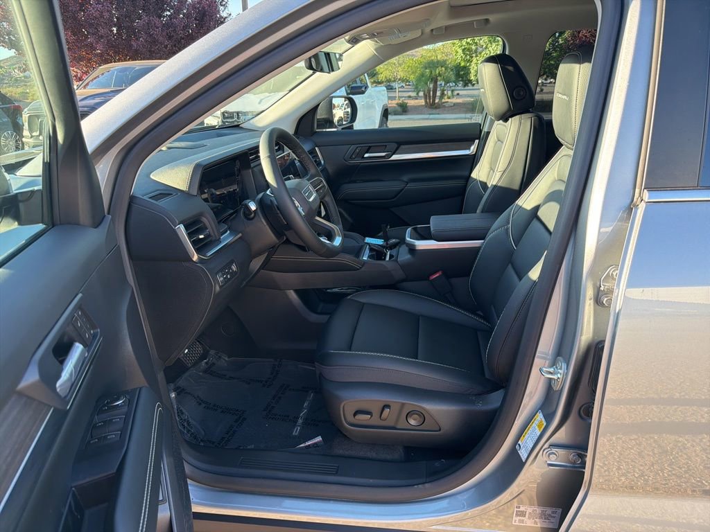 New 2026 GMC Terrain Denali w/ LPO, Black Badging Package AWD/4WD image 31