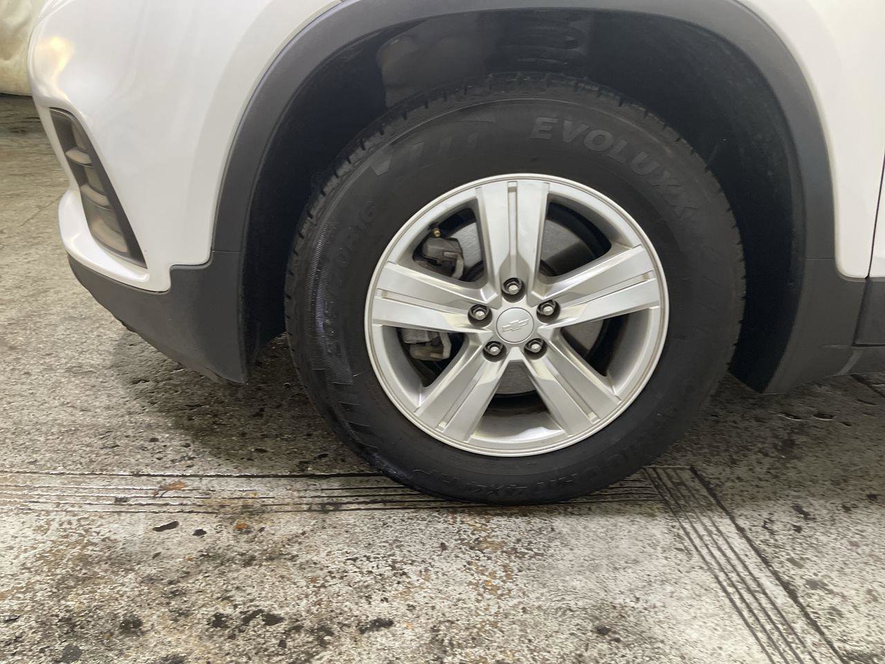 Used 2019 Chevrolet Trax LS FWD image 10