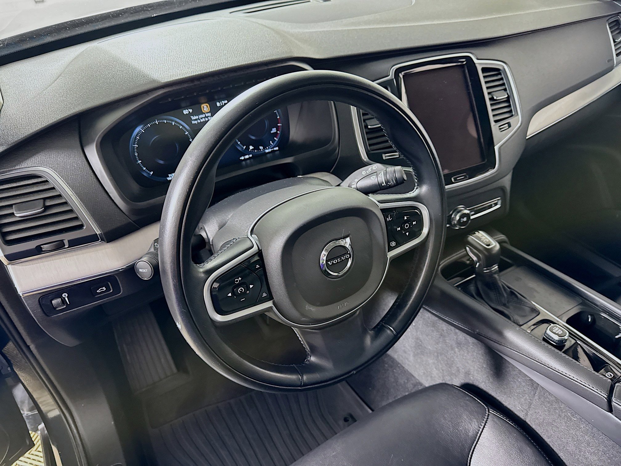 Used 2022 Volvo XC90 T5 Momentum AWD/4WD image 13
