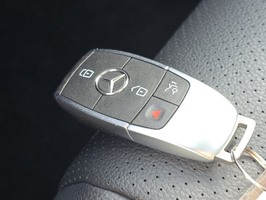 Used 2025 Mercedes-Benz GLS 450 4MATIC image 32