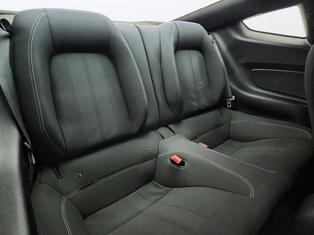 Used 2018 Ford Mustang Coupe RWD image 25