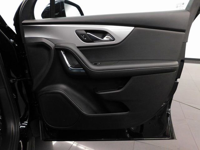 Used 2025 Chevrolet Blazer LT image 33