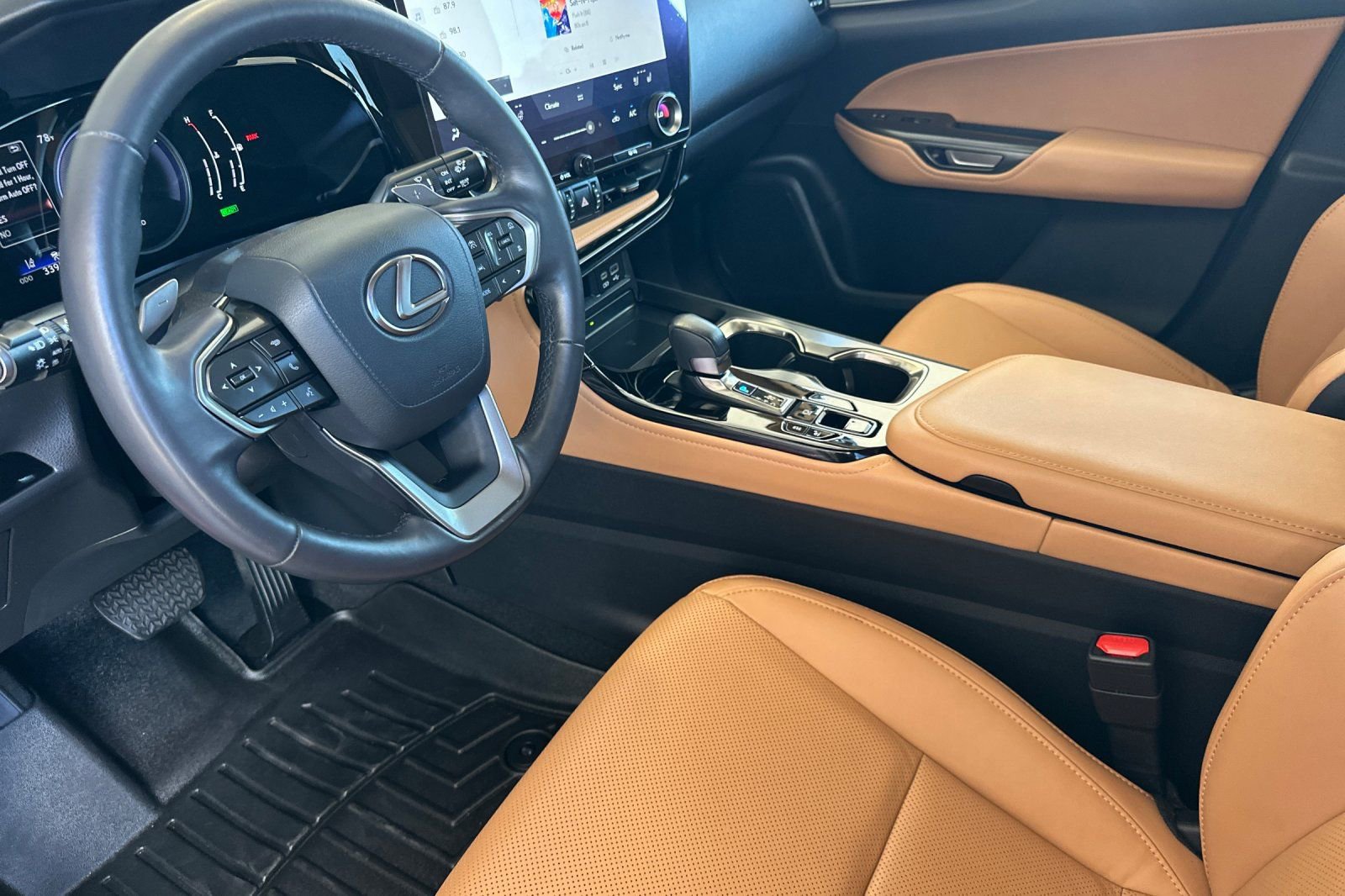 Used 2022 Lexus NX 350h AWD image 7
