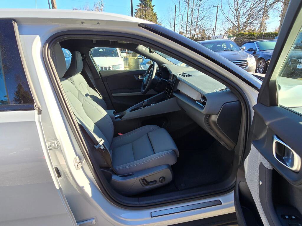 Used 2023 Polestar Polestar 2 w/ Pilot Pack image 12