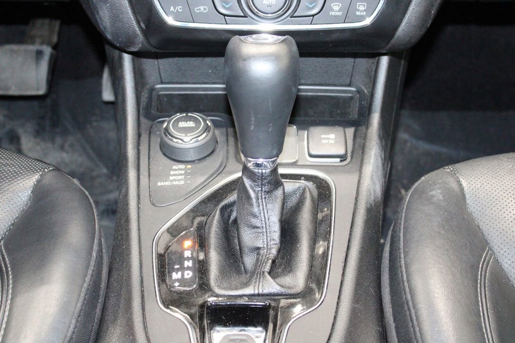 Used 2019 Jeep Cherokee Limited image 40