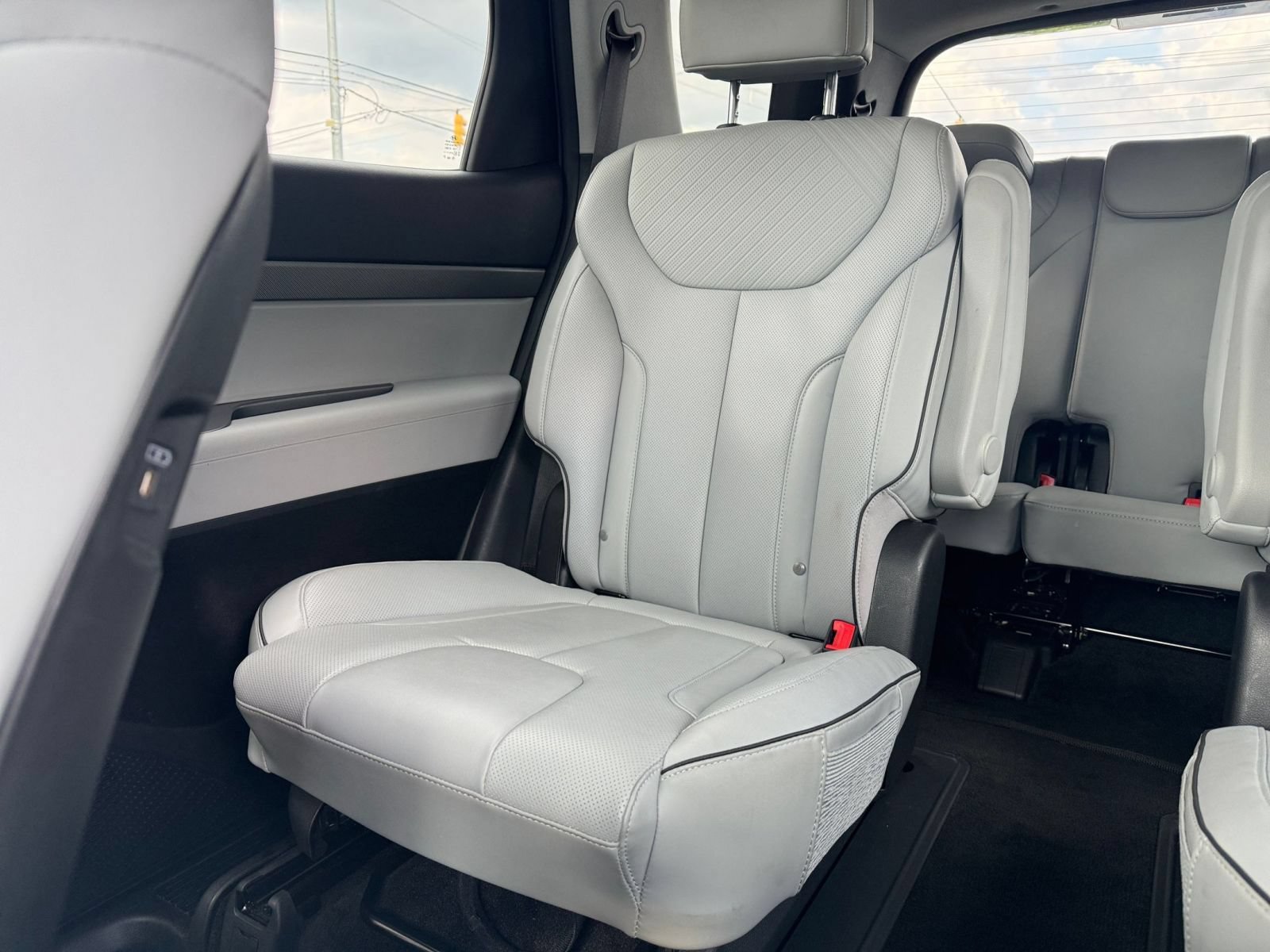 Used 2025 Hyundai Palisade SEL FWD image 42