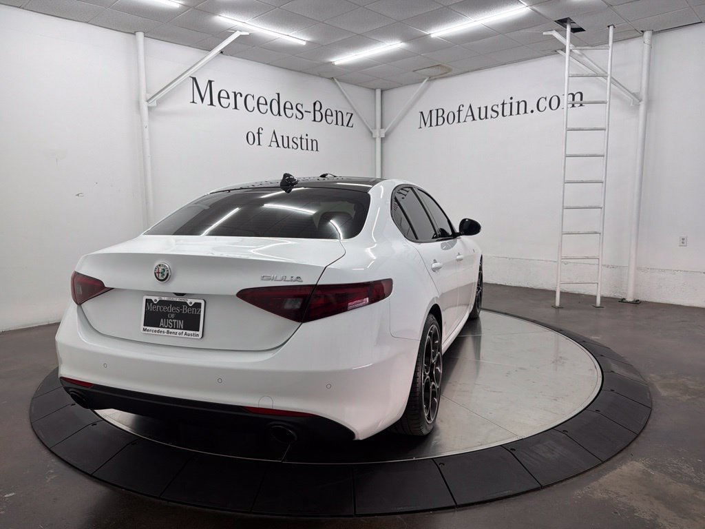 Used 2023 Alfa Romeo Giulia Ti RWD image 7