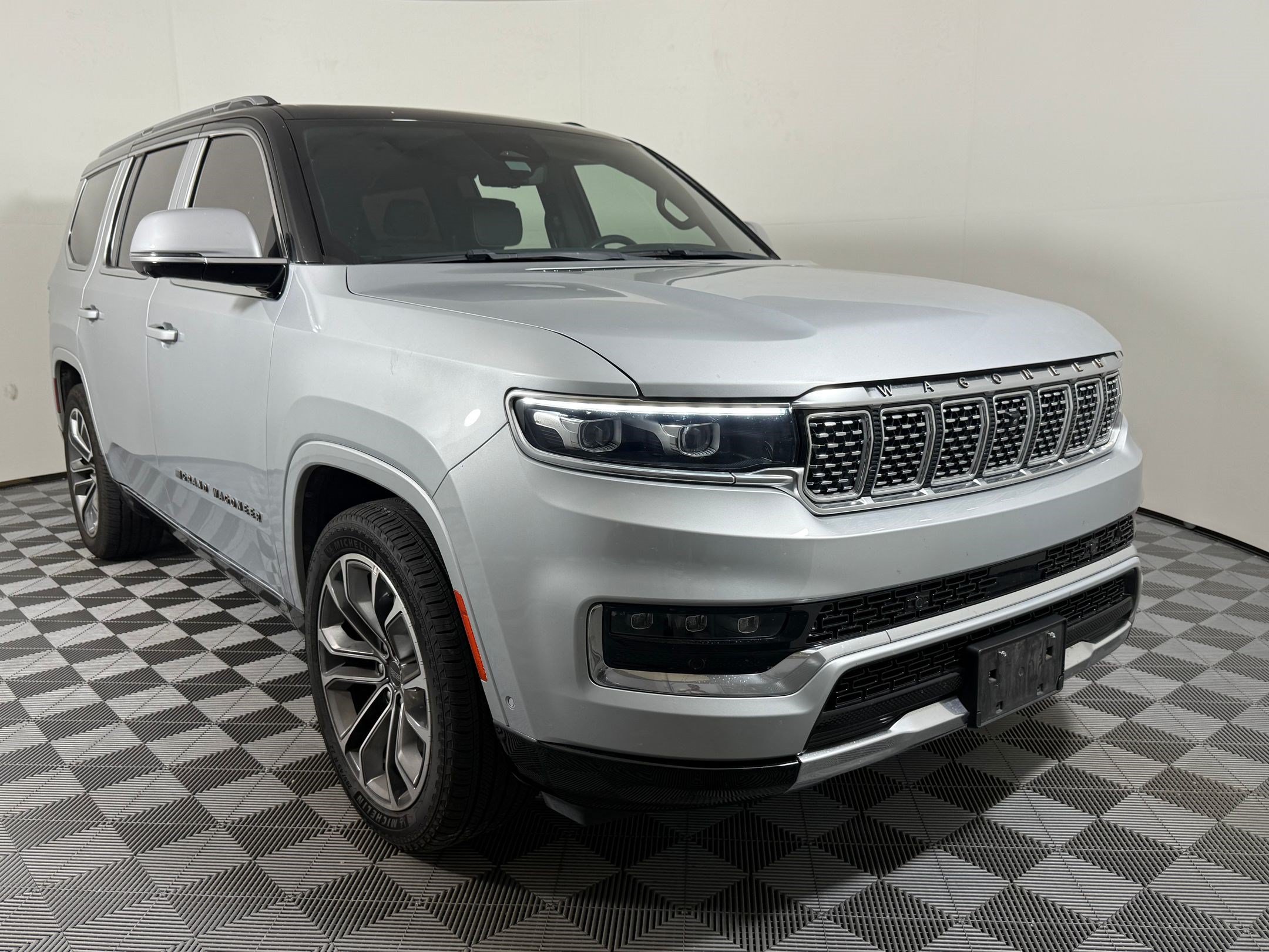 Used 2022 Jeep Grand Wagoneer Series III w/ Rear Seat Video Group 1 AWD/4WD image 7
