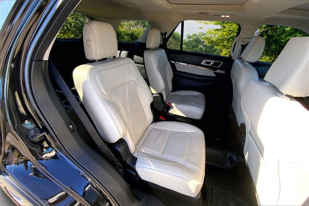 Used 2018 Ford Explorer Platinum image 24