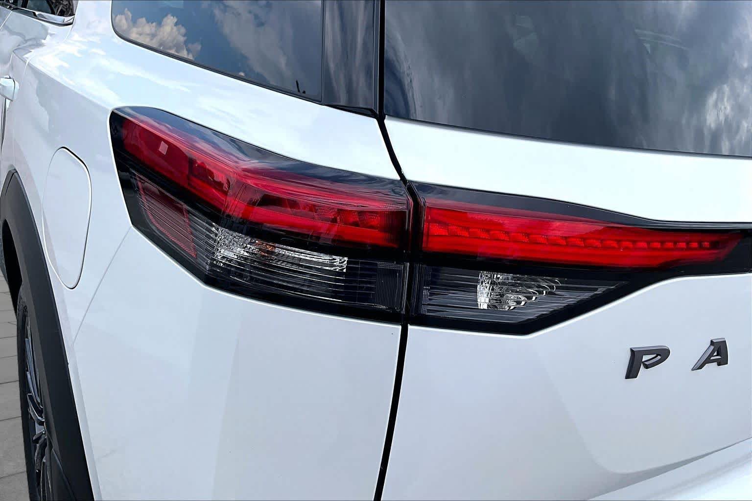 New 2026 Nissan Pathfinder SL FWD image 14