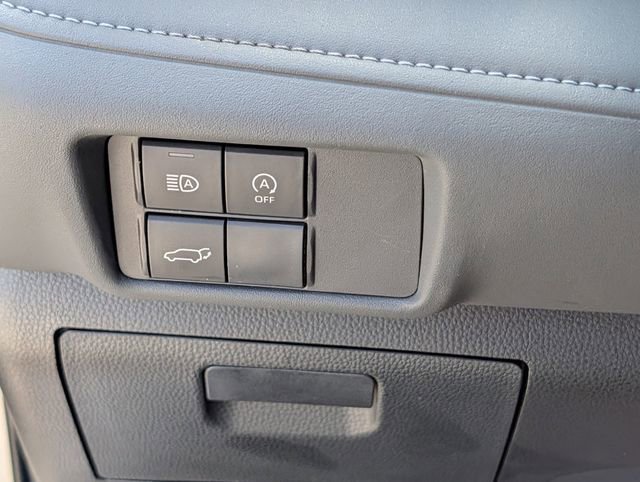 Used 2024 Toyota Highlander LE AWD/4WD image 24