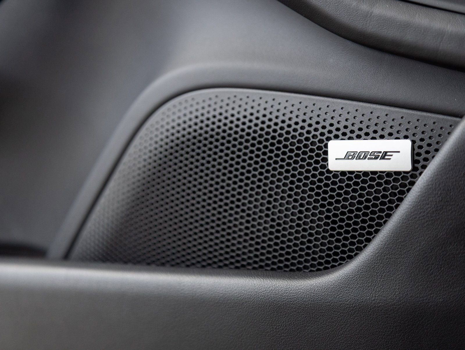 Used 2020 Porsche Taycan 4S image 21