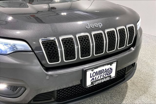 Used 2019 Jeep Cherokee Latitude Plus w/ Cold Weather Group AWD/4WD image 40