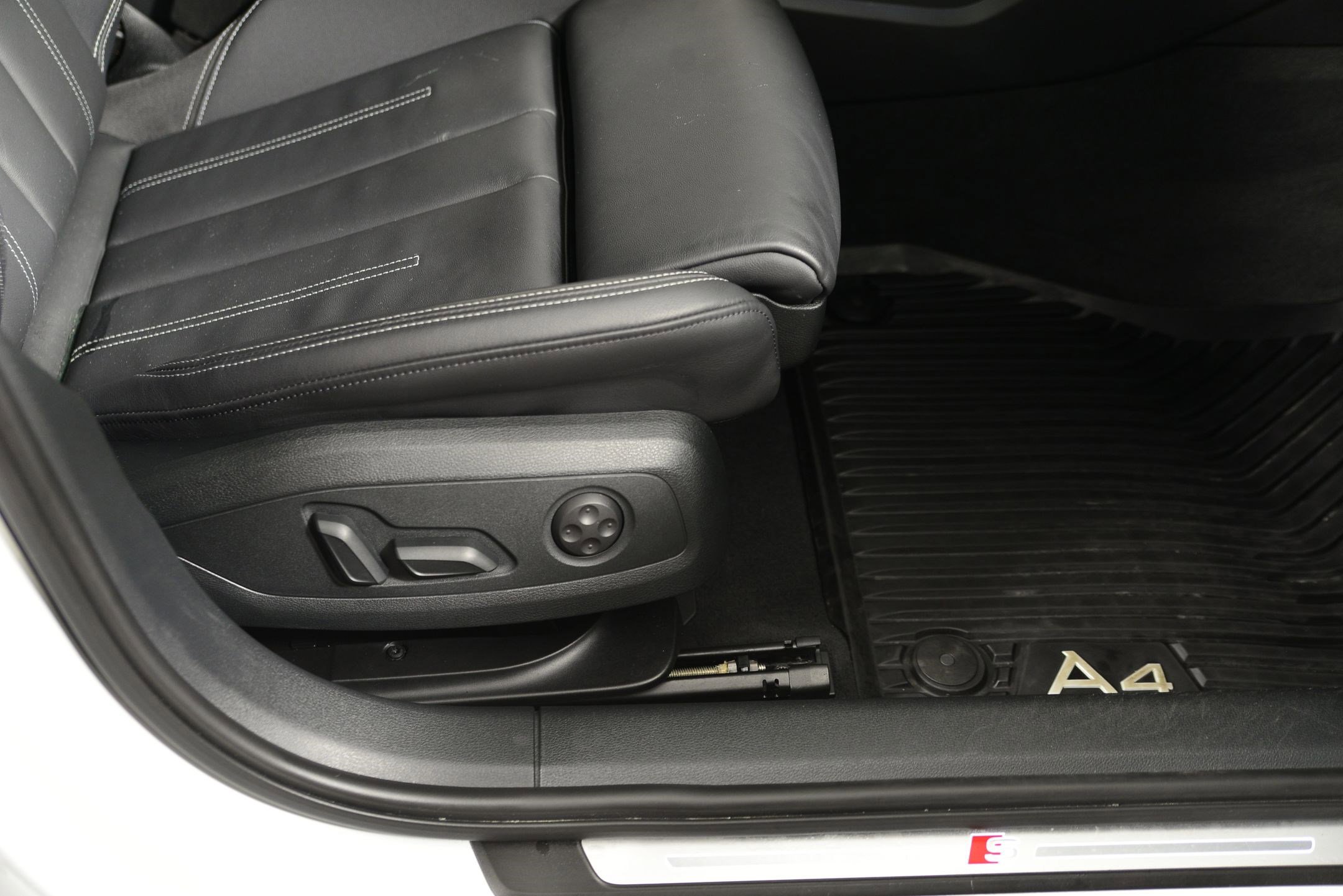 Certified 2023 Audi A4 2.0T Premium w/ Convenience Package image 12