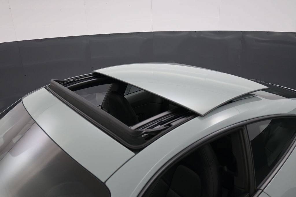 Certified 2025 Porsche 911 Carrera RWD image 29