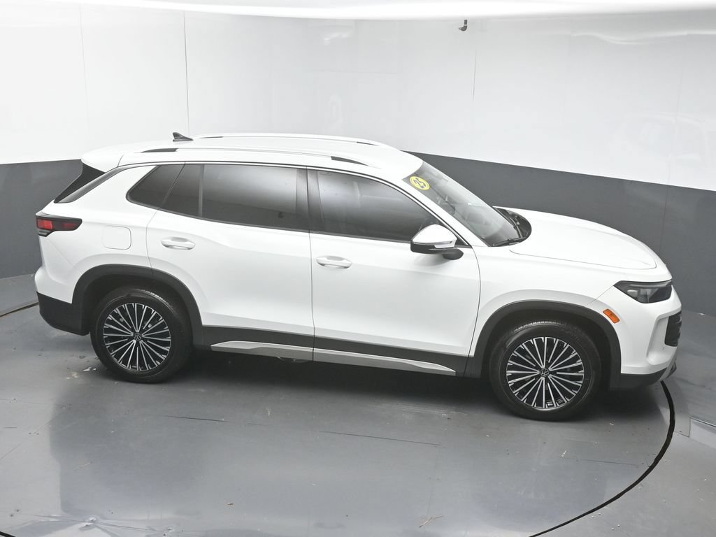 Used 2025 Volkswagen Tiguan S FWD image 49