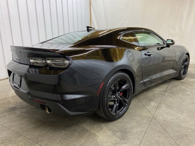Used 2021 Chevrolet Camaro LT w/ RS Package image 7