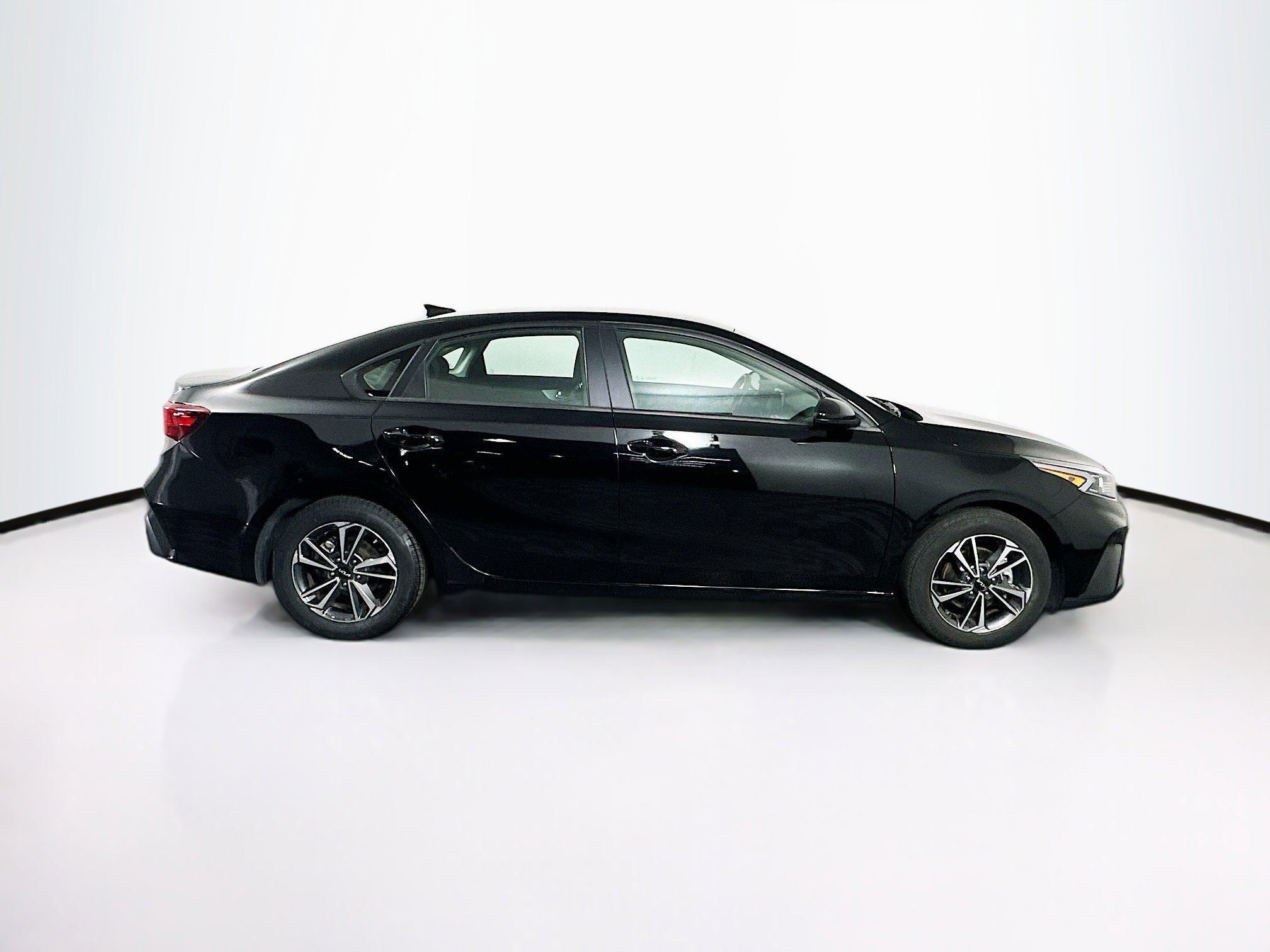 Used 2024 Kia Forte LXS image 10