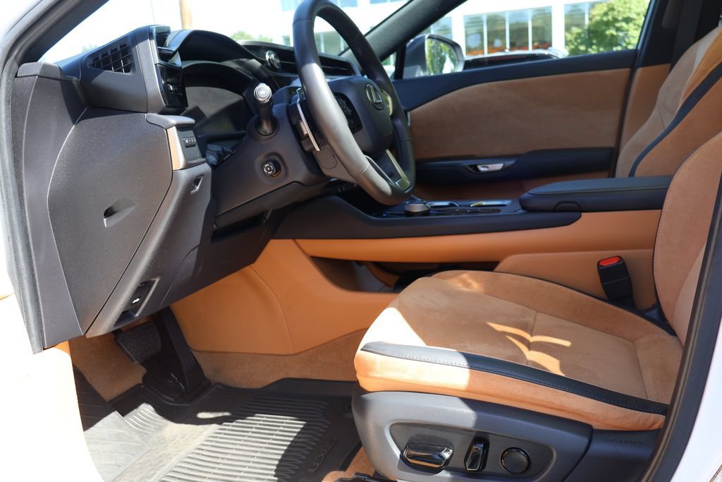 Used 2023 Lexus RZ 450e Premium AWD/4WD image 14