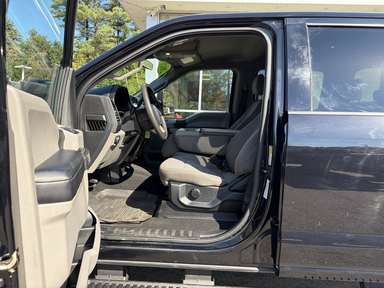 Used 2021 Ford F250 XLT w/ Snow Plow Prep Package AWD/4WD image 17