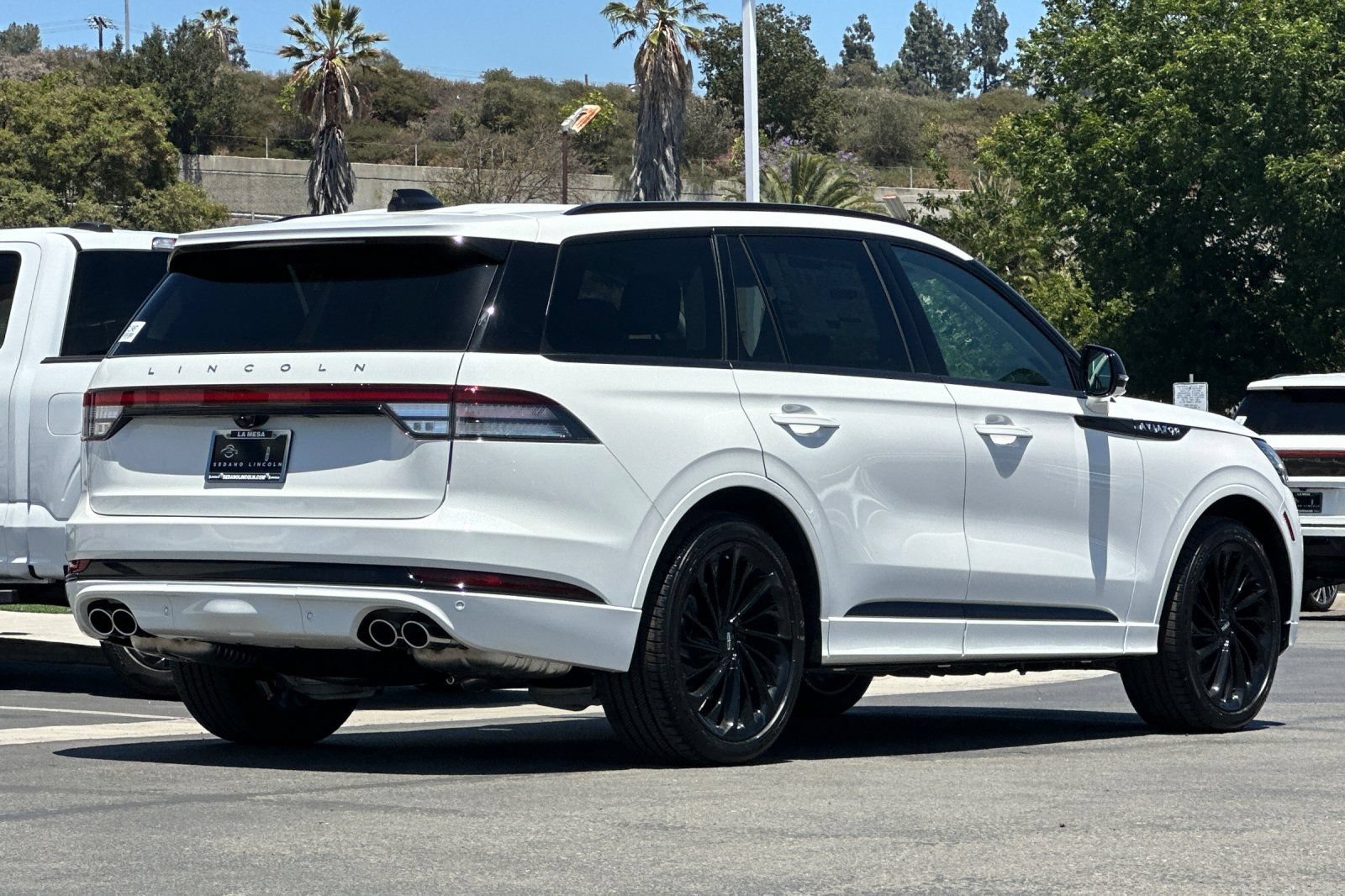 New 2026 Lincoln Aviator Reserve AWD/4WD image 3