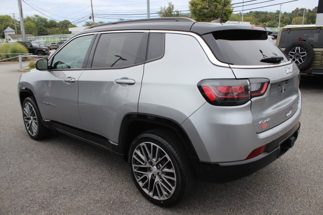 Used 2023 Jeep Compass Limited w/ Elite Group AWD/4WD image 33