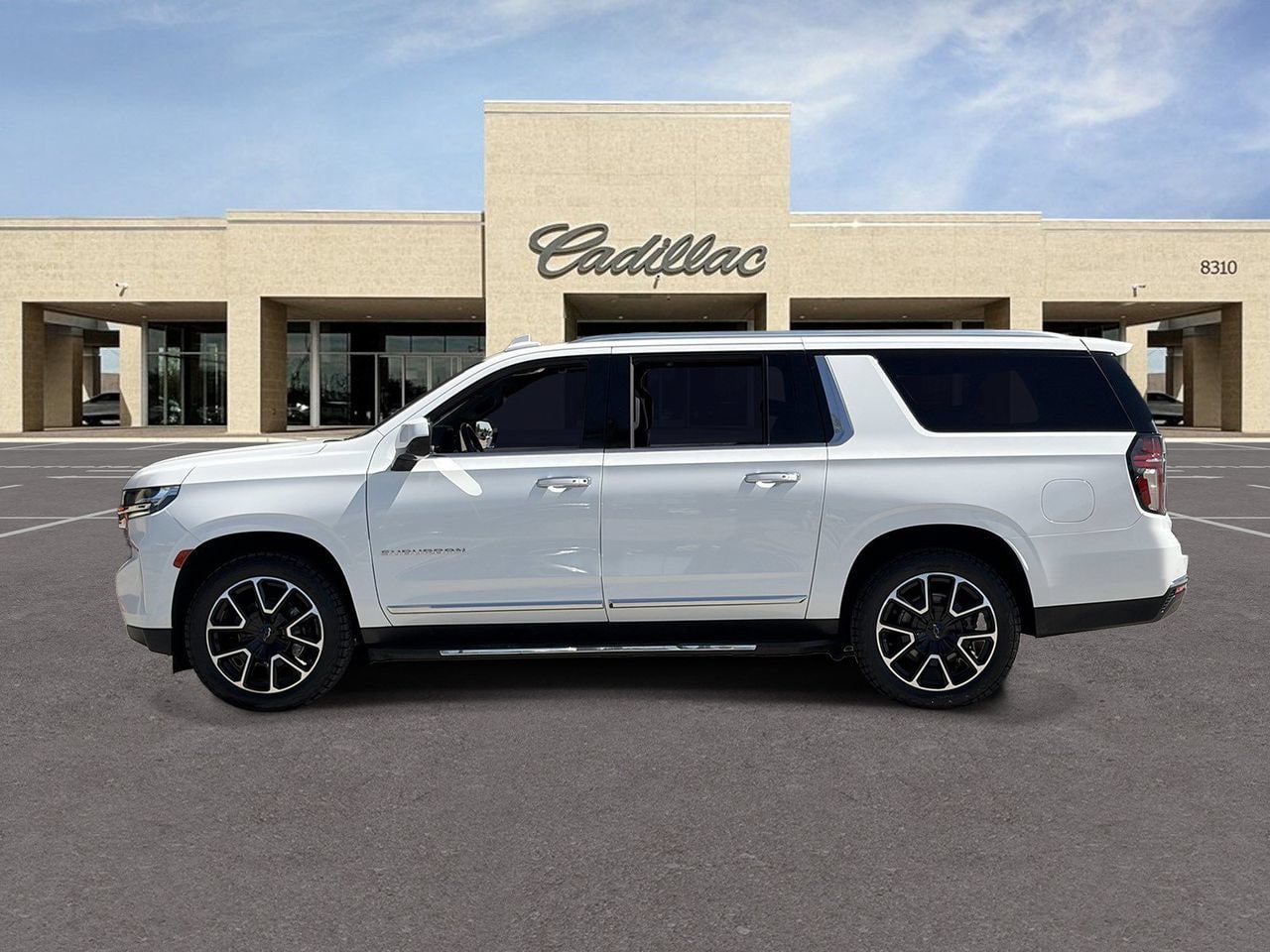 Used 2021 Chevrolet Suburban LS RWD image 8