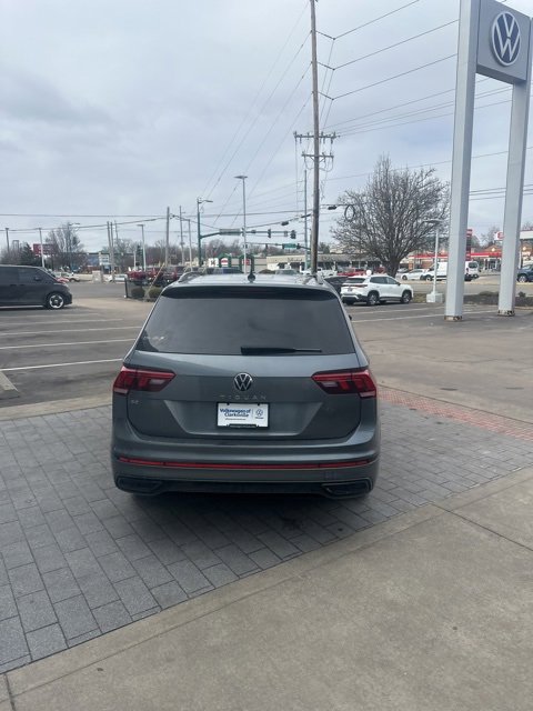 Used 2022 Volkswagen Tiguan SE R-Line image 8