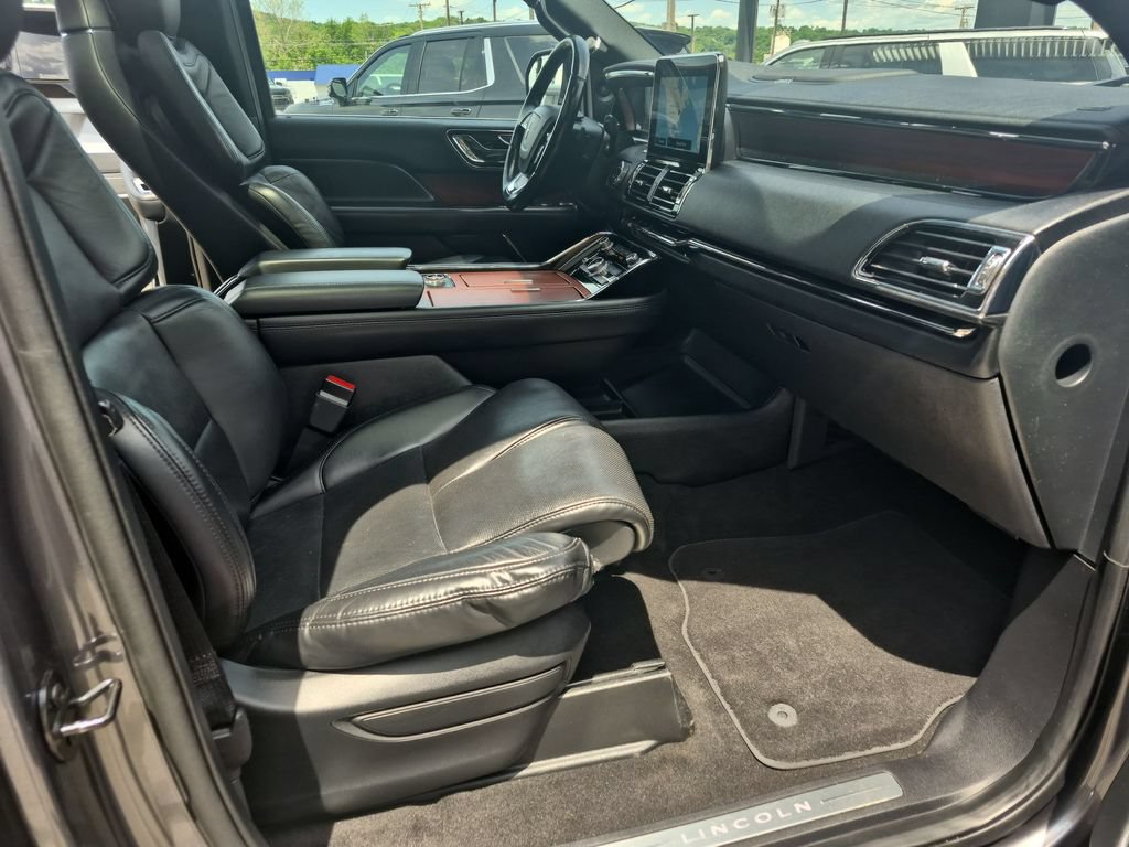 Used 2021 Lincoln Navigator Reserve AWD/4WD image 34