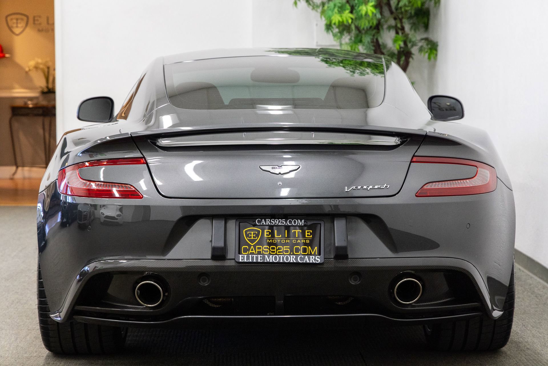 Used 2015 Aston Martin Vanquish Coupe RWD image 4