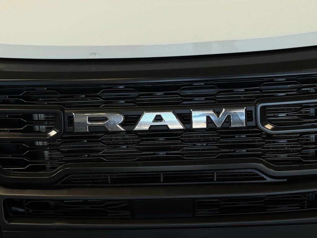 Used 2024 RAM ProMaster 2500 w/ Convenience Group FWD image 13