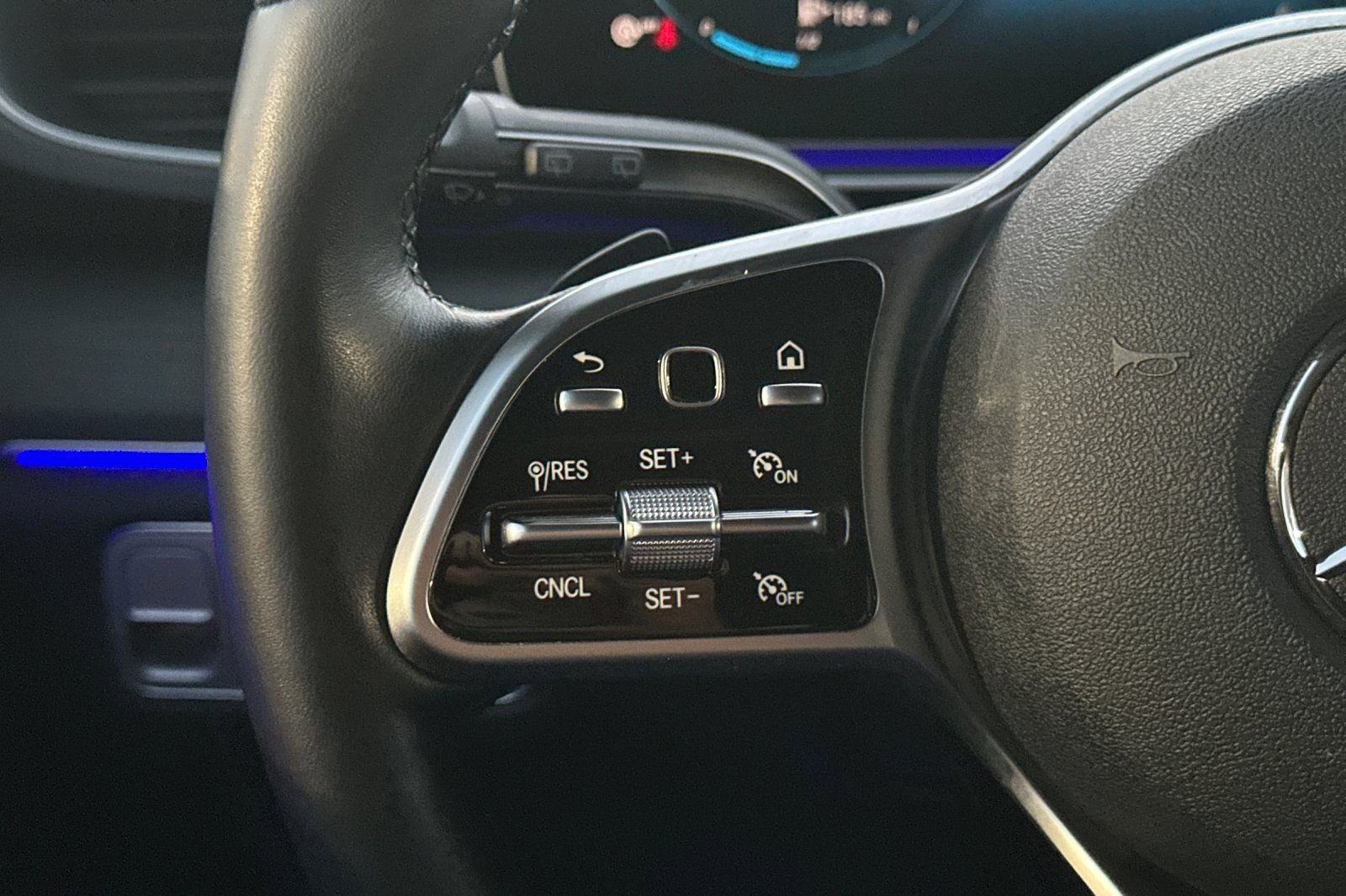 Certified 2022 Mercedes-Benz GLE 350 GLE 350 w/ Premium Package image 27