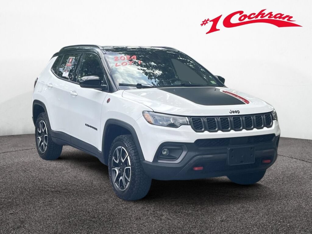 Used 2024 Jeep Compass Trailhawk AWD/4WD image 1