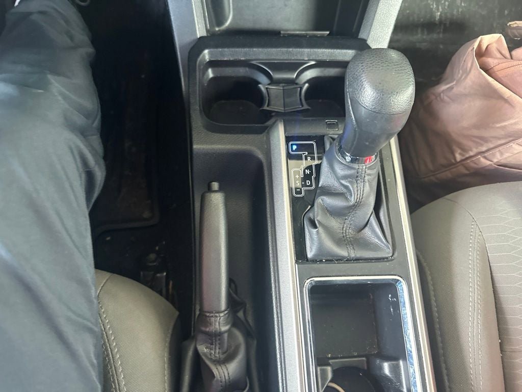 Used 2019 Toyota Tacoma SR5 AWD/4WD image 13
