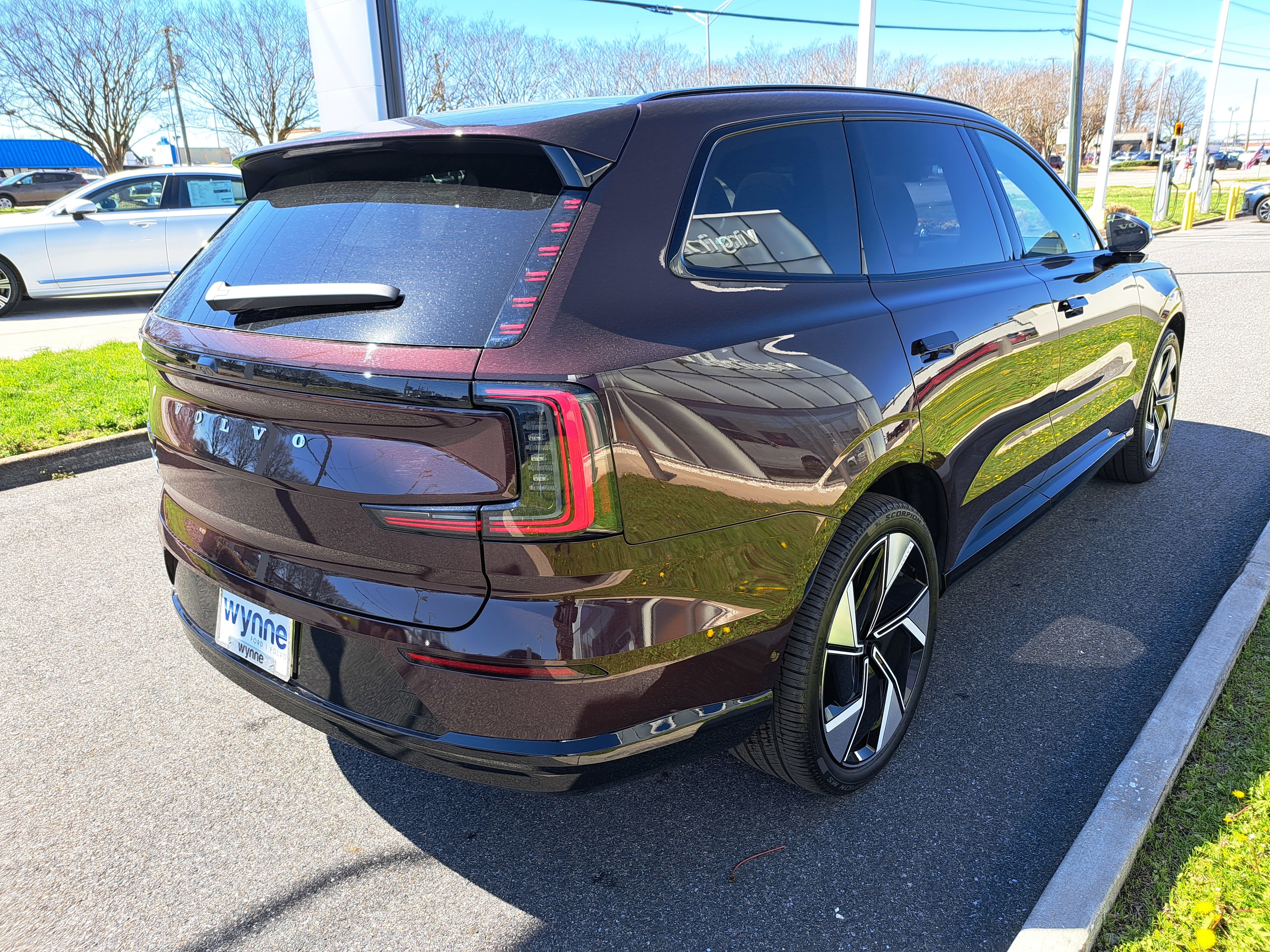 New 2025 Volvo EX90 Ultra image 3