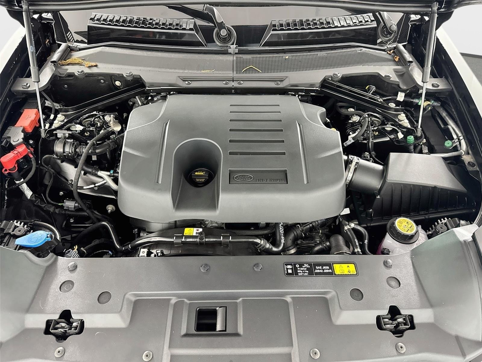 New 2026 Land Rover Defender 110 X-Dynamic SE AWD/4WD image 32